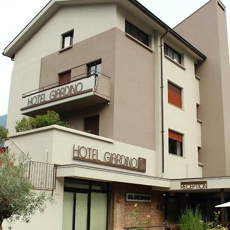 Hotel Giardino Брено Экстерьер фото