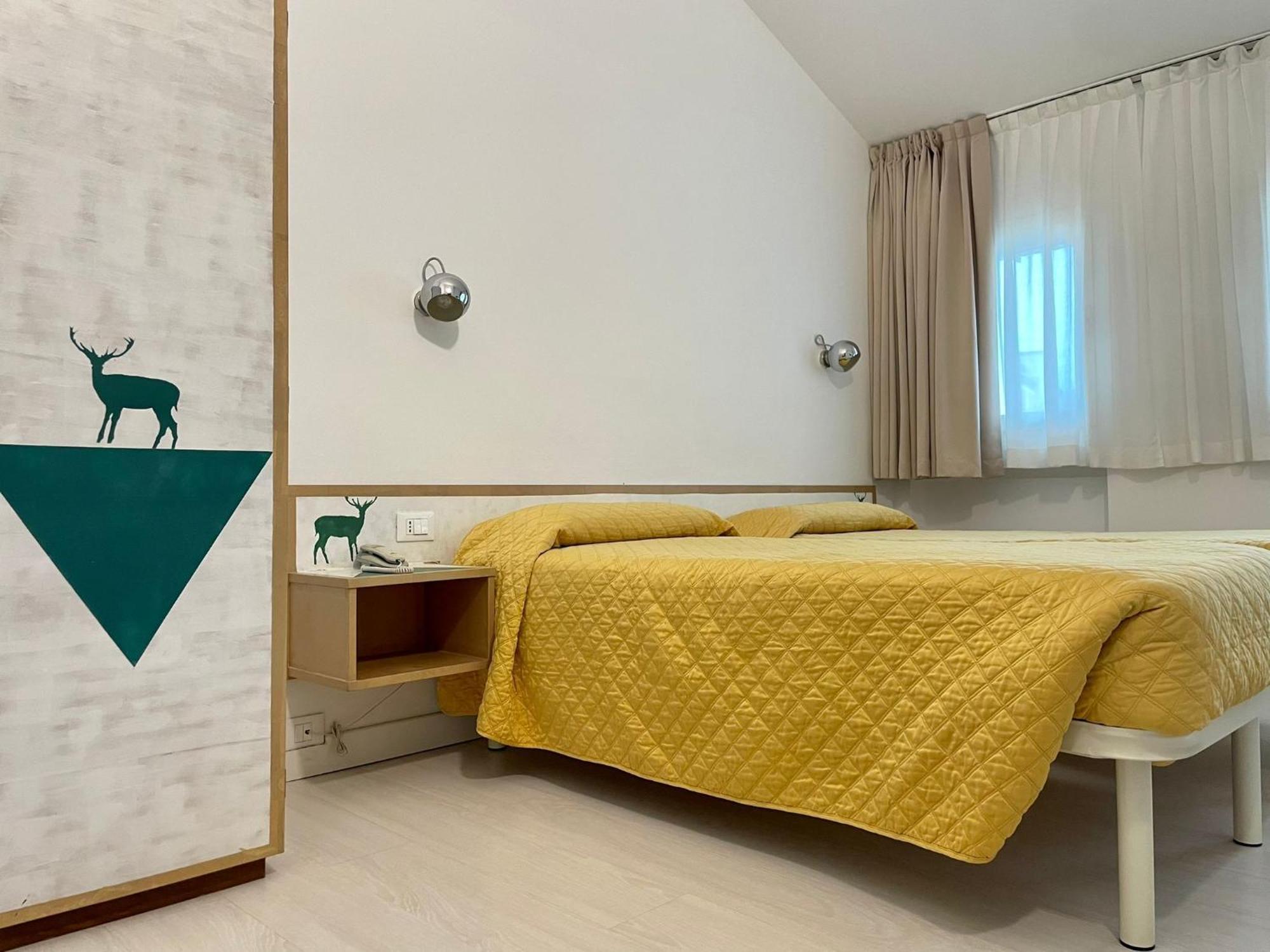 Hotel Giardino Брено Экстерьер фото
