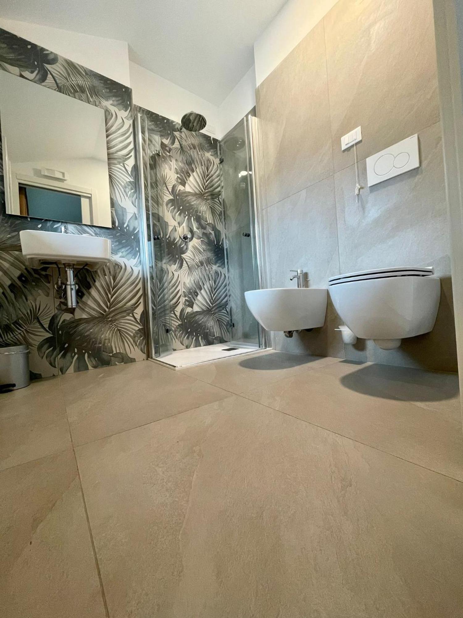 Hotel Giardino Брено Экстерьер фото