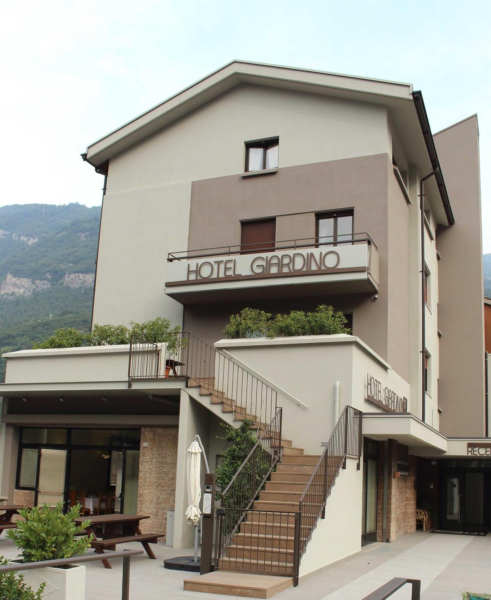 Hotel Giardino Брено Экстерьер фото