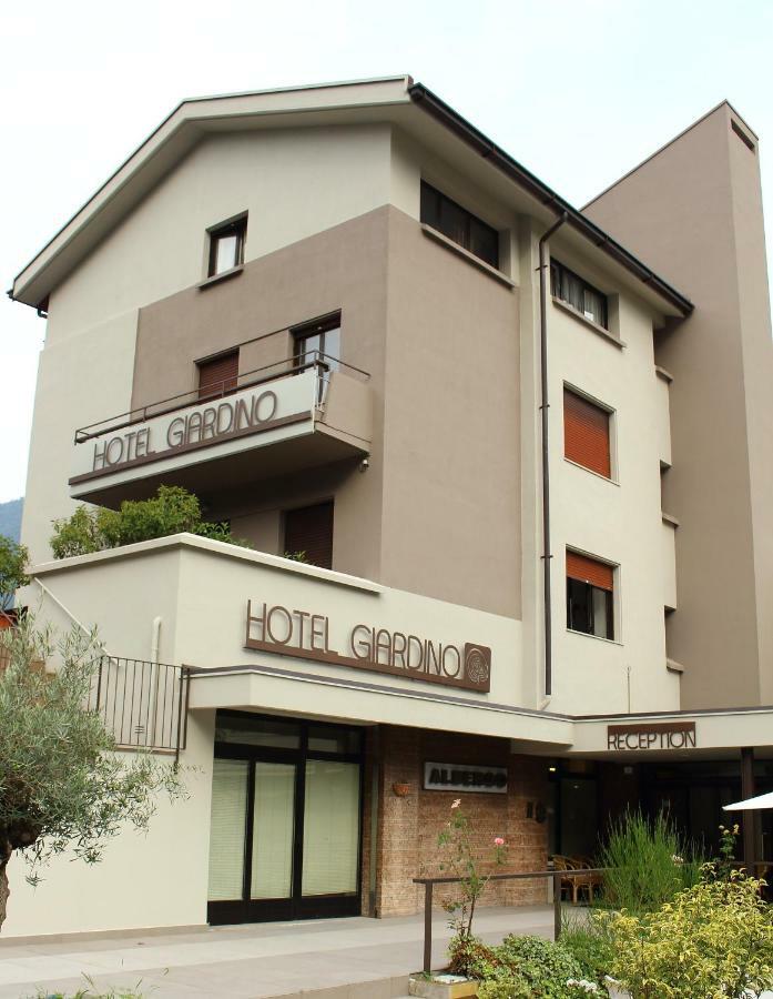 Hotel Giardino Брено Экстерьер фото